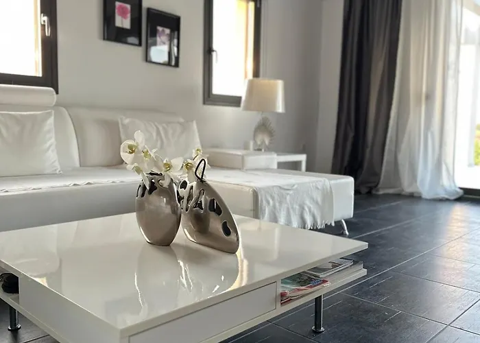 Sani Invictus 别墅 *